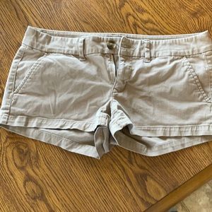 American Eagle shorts size 6 shortie style hardly worn
